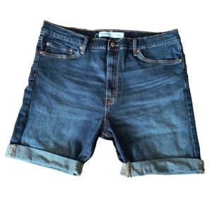 Signature by Levi Strauss Jean Shorts With Cuffed Hem Size 36